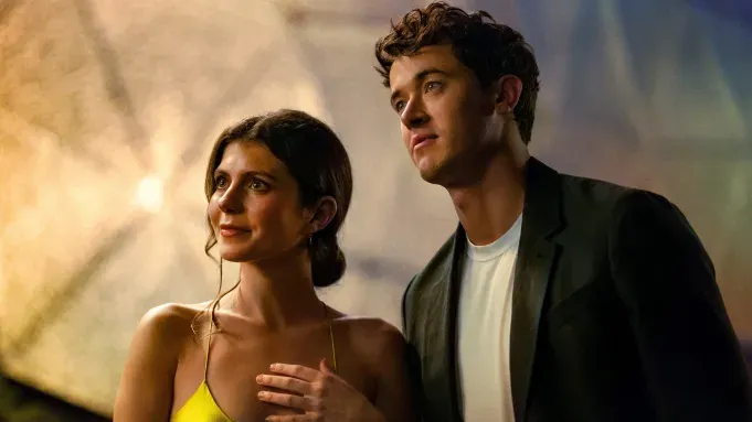 Netflix Debuts Trailer for Bestseller 'People We Meet on Vacation' Adaptation