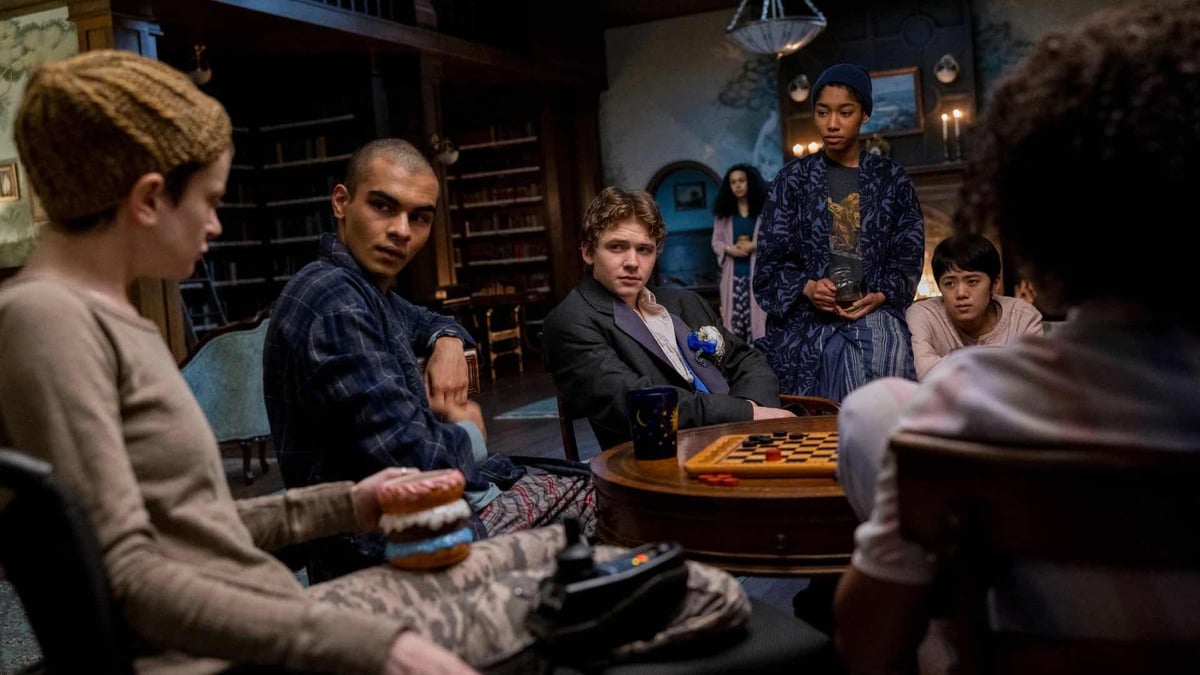 The Midnight Club Episode 4 Recap: 'Gimme a Kiss'
