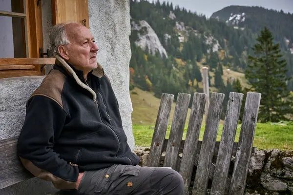 Werner Herzog (2022) - Documentary Review