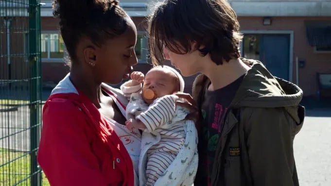 Exploring the Struggles of Parenthood in 'Young Mothers' by the Dardenne Brothers