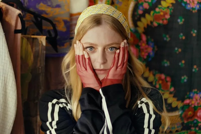 Emerging Star Captivates in Fashionista Film 'Idiotka'
